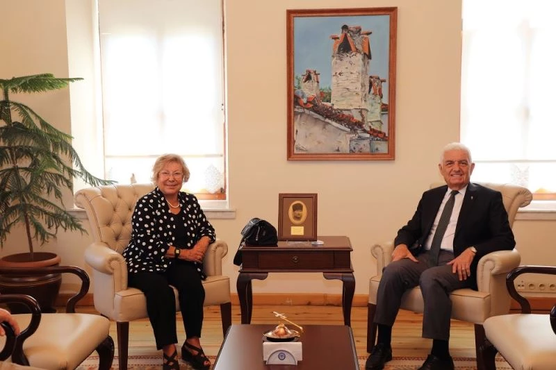 İmren Aykut’tan Başkan Gürün’e ziyaret
