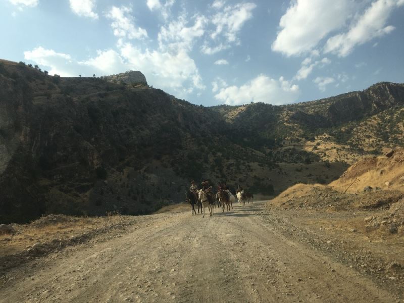 Göçerler yaylalardan dönmeye başladı
