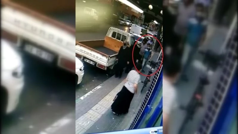 (Özel) Markete girdi, bisikletinden oldu
