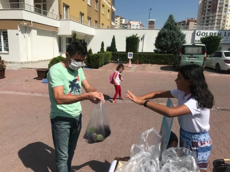 İzlediği belgeselden etkilendi, Afrika’ya su kuyusu açtırmak için kolları sıvadı
