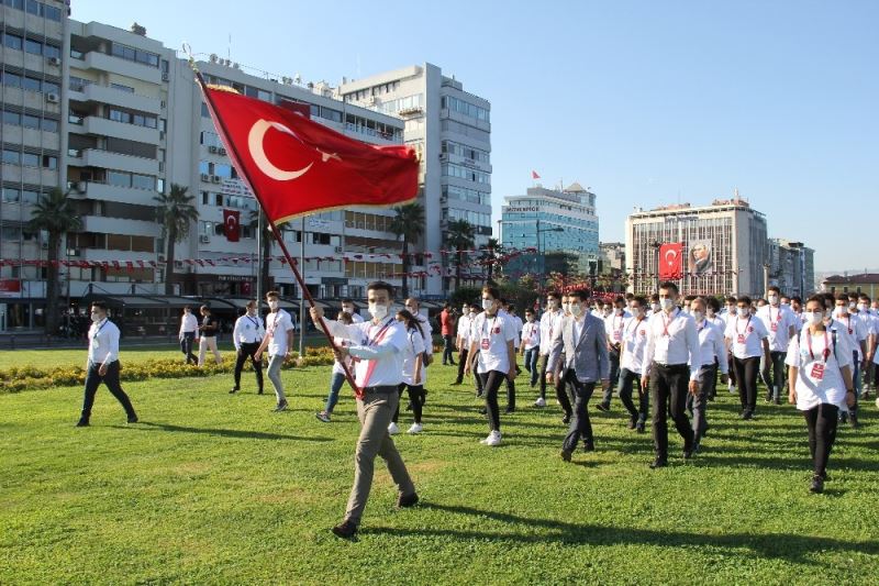 Devlet Bahçeli’nin talimatı sonrası ülkücü gençler 12 ada için yürüdü
