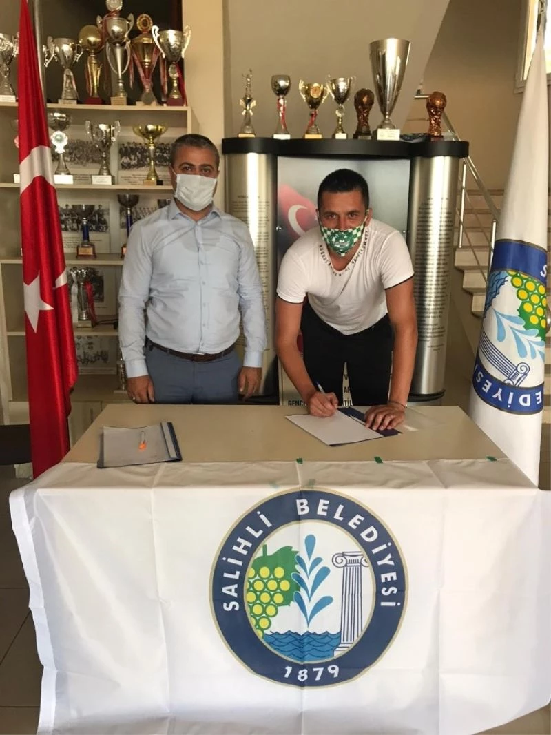 Salihli Belediyespor transfere başladı
