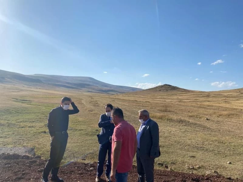 Digor’da yol çalışmaları devam ediyor
