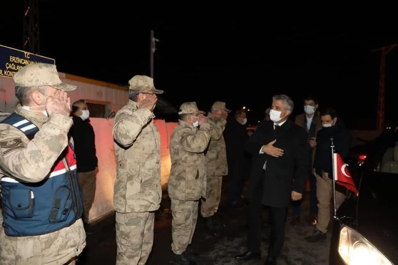 Vali Makas yeni yıla güvenlik güçleriyle girdi
