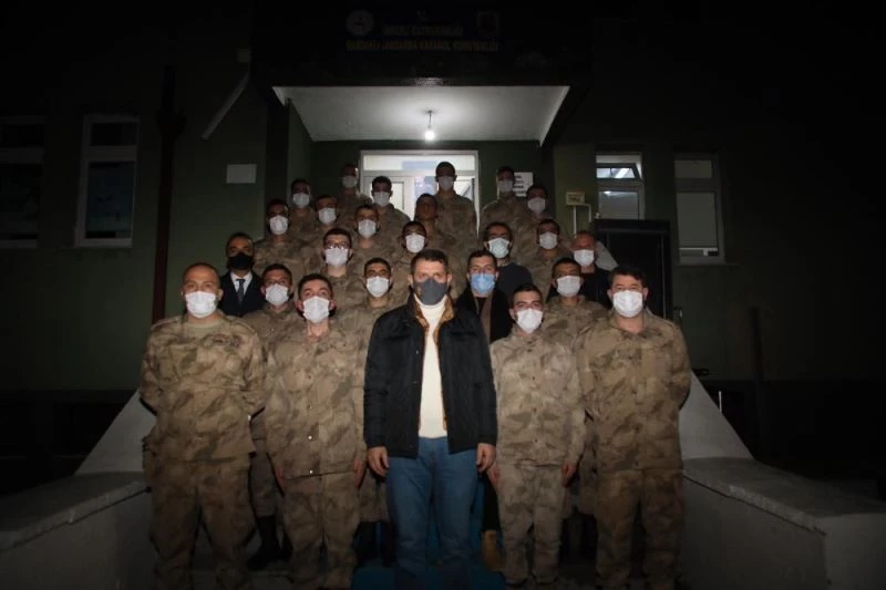 Mehmetçiğe çifte sürpriz
