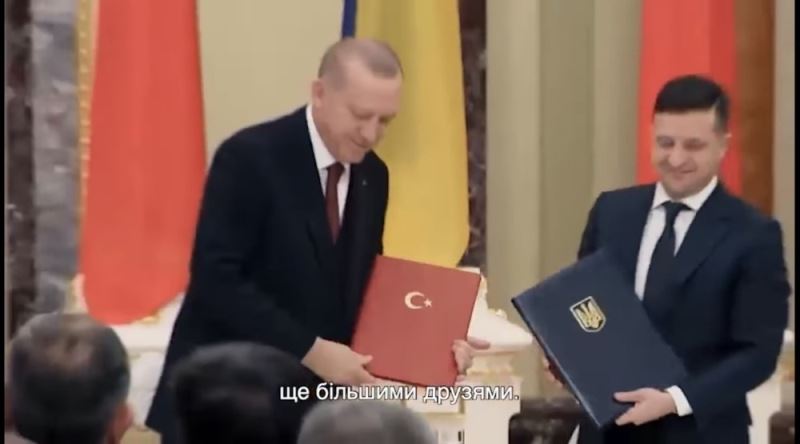 Ukrayna Devlet Başkanı Zelenskiy yeni yıl mesajında Cumhurbaşkanı Erdoğan’a yer verdi
