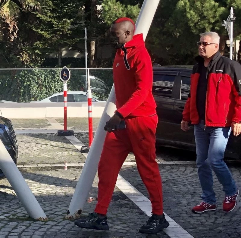 Omar Elabdellaoui’ye ziyaretler sürüyor
