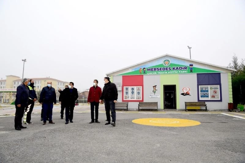 Başkan Gürkan Mersedes Kadir Trafik Eğitim Parkını inceledi
