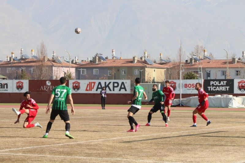 Erteleme maçında 24Erzincanspor ile Kocaelispor golsüz berabere kaldı
