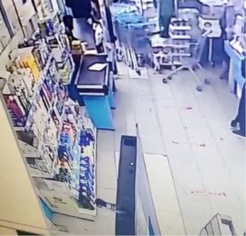 (Özel) Pişkin hırsız market çalışanın elini ısırdı
