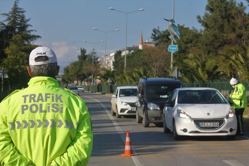 Samsun’da kısıtlamaya uymayan 364 kişiye 812 bin TL ceza
