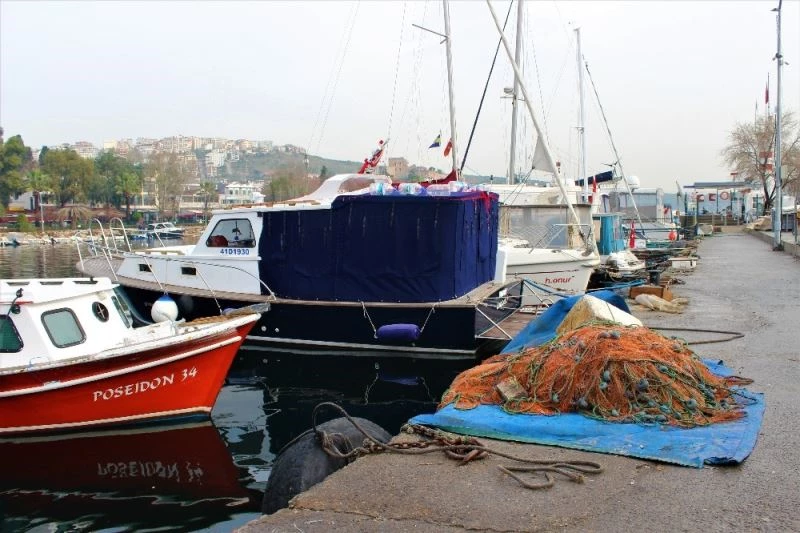Denizde balık olmayınca, ağlar karada kaldı

