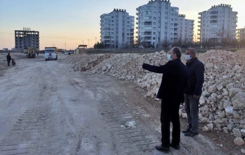 Lise Caddesindeki çalışmalar sürüyor
