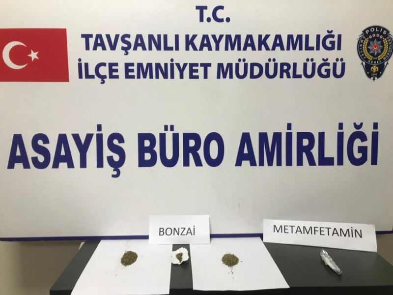 Tavşanlı’da metanfetamin ve bonzai ele geçirildi
