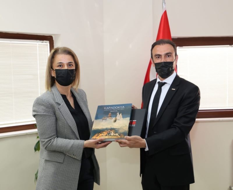 Vali Becel, TÜRSAB Kapadokya Başkanı Aldemir’i ziyaret etti
