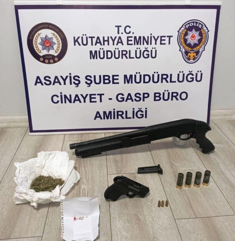 Kocası tarafından iş yerine kilitlenen kadını polis kurtardı
