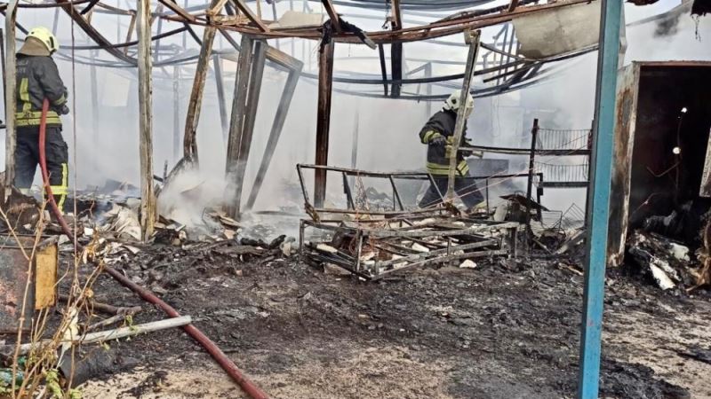 Marmaris Değirmenyanı’nda prefabrik ev tamamen yandı
