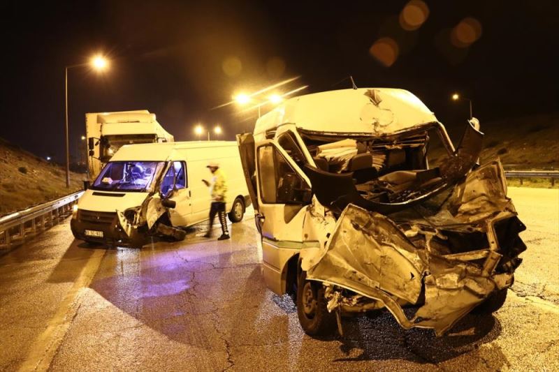 Tarsus-Adana-Gaziantep Otoyolunda zincirleme trafik kazası