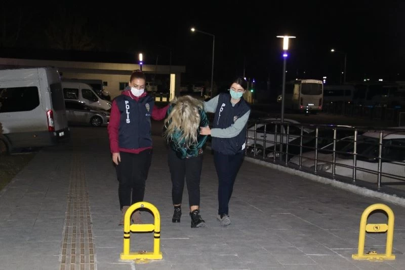 Ümitcan Uygun’un uyuşturucu kullandığı görüntülerde yanında bulunan kadın yakalandı
