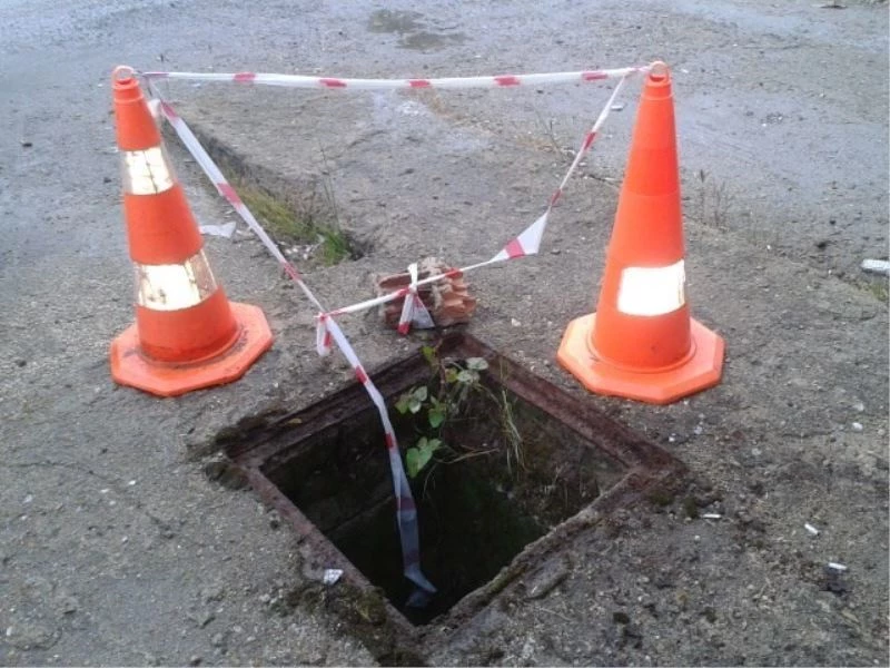 Sokağa çıkan olmayınca, hırsızlar logar kapaklarına göz dikti
