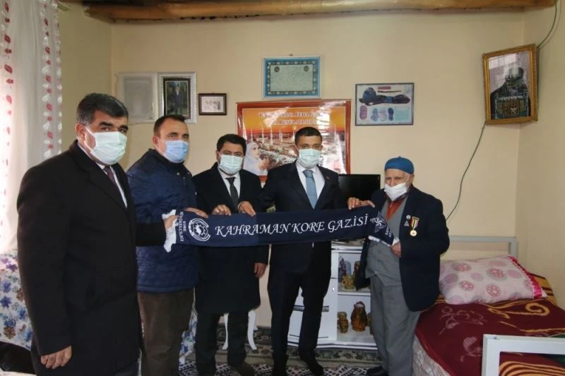 Kore Büyükelçiliğinden Türkiye’deki Kore gazilerine ‘Kahramanlık’ atkısı
