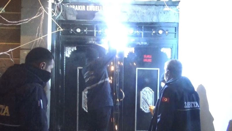 Diyarbakır’da engelli derneğinde içkili alem yaptılar
