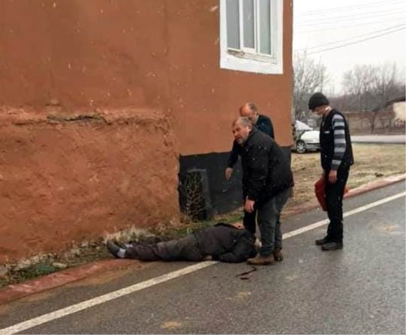 Kırşehir’de,  evinin çatısındaki kiremitleri onarırken düşen kişi yaralandı
