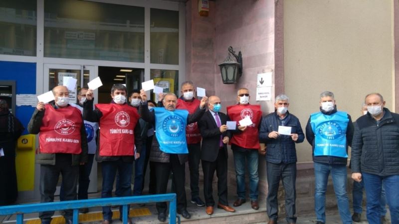 Kamu-Sen Kırşehir temsilciliği, ek zam talepli mektup eylemi yaptı
