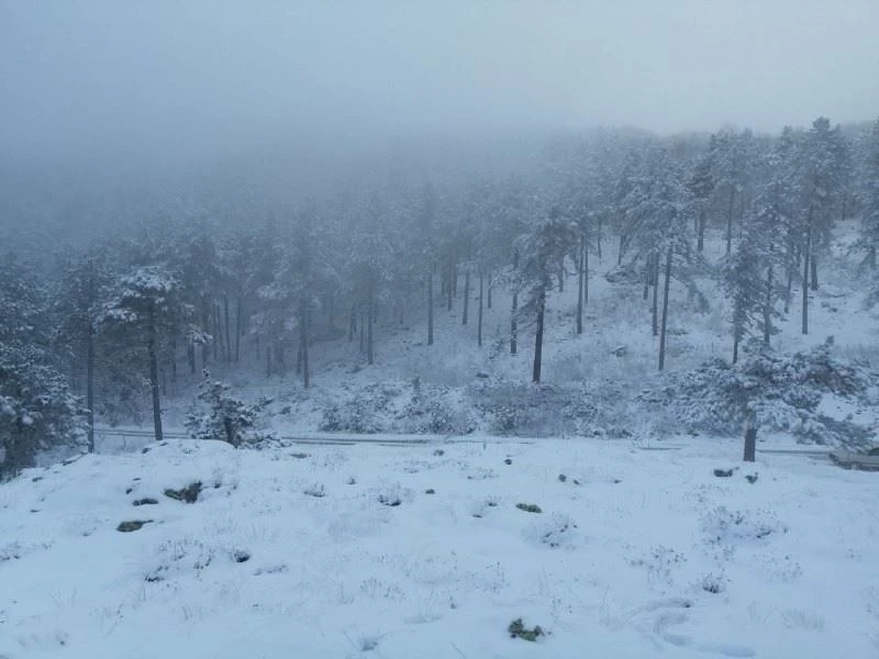 (ÖZEL) 1764 metrede kar keyfi
