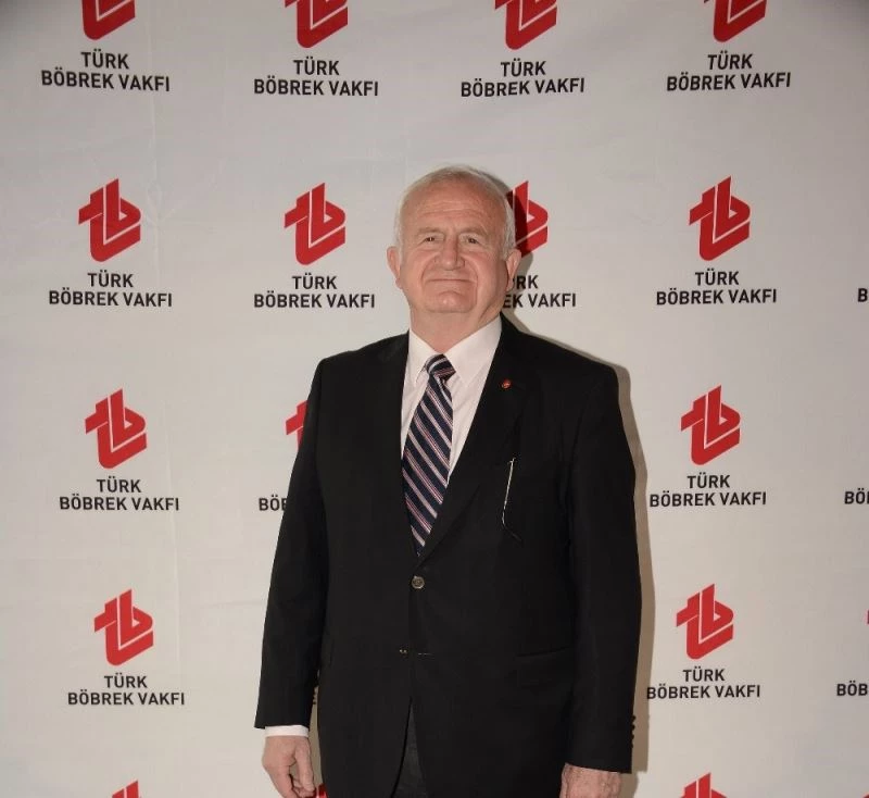 Yetişkinler günde 2-2.5 litre su içmeli
