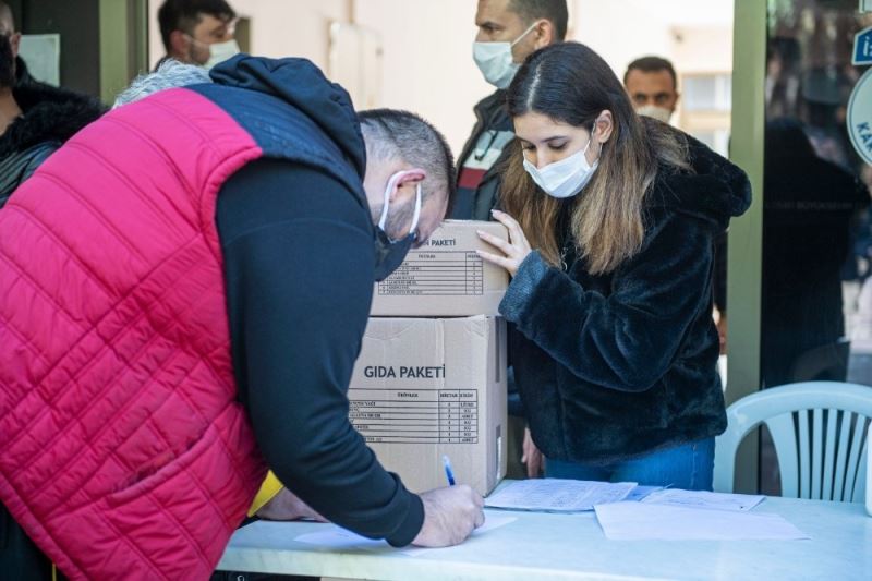 Büyükşehirden sokak sanatçılarına ve müzisyenlere pandemi desteği
