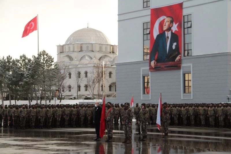 Bakan Soylu: ”Bir zamanlar bin 500 kişiyle piknik yapar gibi kamp yapan PKK’nın bugün tamamı 320 kişinin altındadır”
