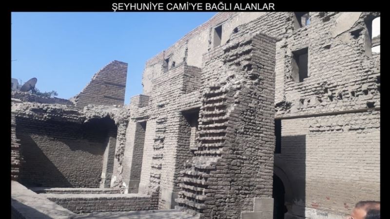 Bayburt Belediyesi, Ekmelüddîn Baberti’nin Mısır’da bulunan kabrinin fotoğraflarını paylaştı
