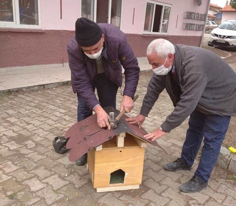 ÇPL’den “Sokak Hayvanlarını Besliyorum” projesine kedi evi desteği
