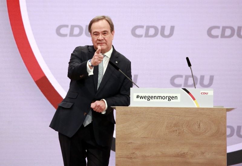 Almanya’da Merkel’in partisi CDU yeni başkanını seçti
