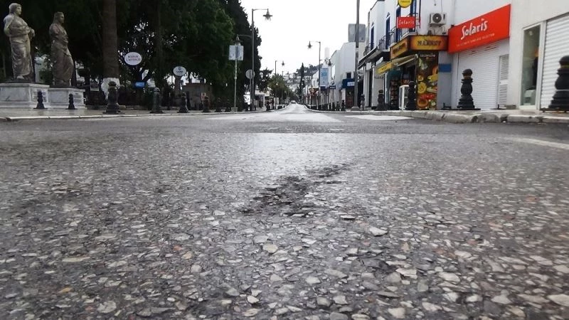 Bodrum sokakları bom boş kaldı
