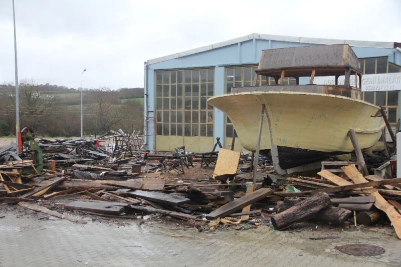 Sinop’ta Kuru ailesi 3 kuşaktır ahşap tekne üretiyor
