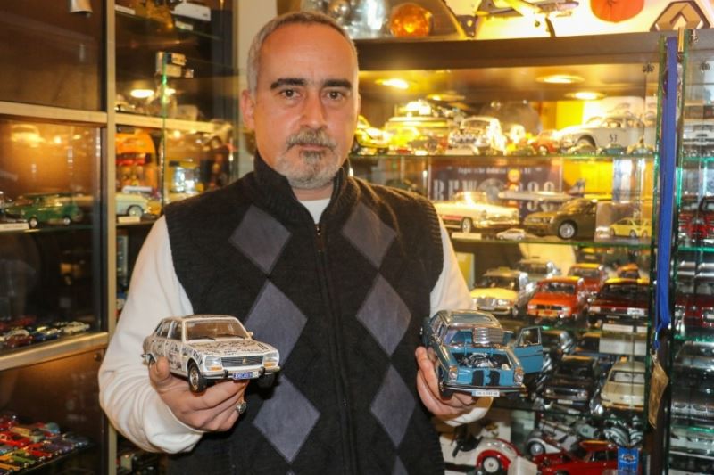Çocukken oynadığı oyuncak arabalarını buldu, 550 araçlık koleksiyona ulaştı
