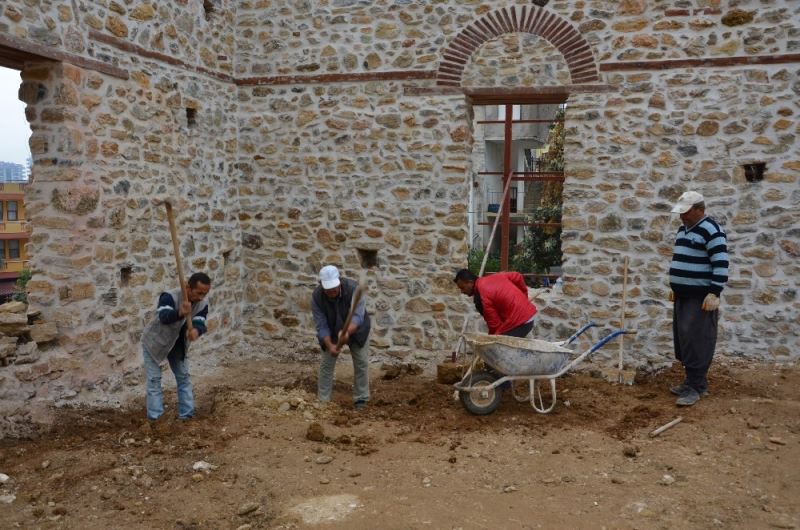 Alanya Gülevşen Camii’nin ana duvarları tamamlandı
