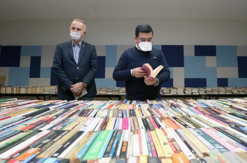 Cemil Meriç Kütüphanesine 50 bin kitap bağışlandı