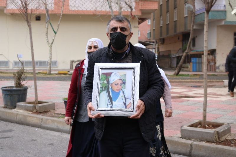 HDP’ye karşı başkaldıran annelerin eylemine bir aile daha katıldı
