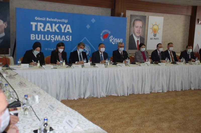 Özhaseki: “HDP’li belediyelerin hizmet etmek gibi bir derdi yok”
