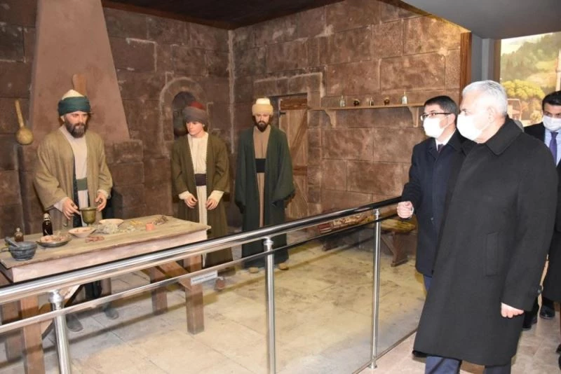 Binali Yıldırım Şehzadelerpark’ı çok beğendi
