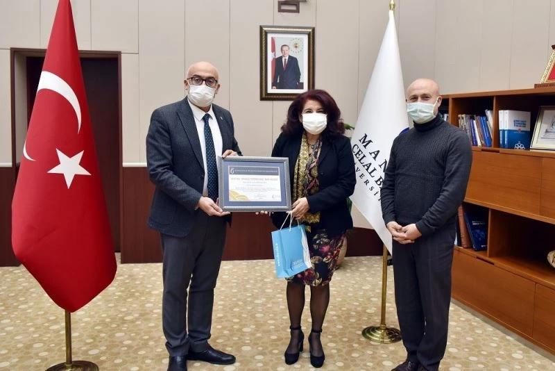 Manisa Celal Bayar Üniversitesi ’Makale Performans Ödülleri’ sahibini buldu
