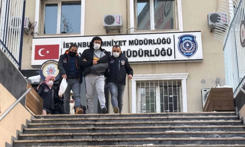 Azeri suç örgütü liderinin mezarı başında cinayet
