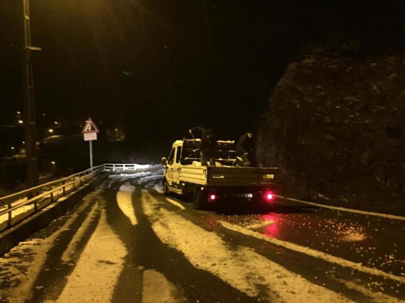 Kandilli Belediyesi karla mücadelesini sürdürüyor

