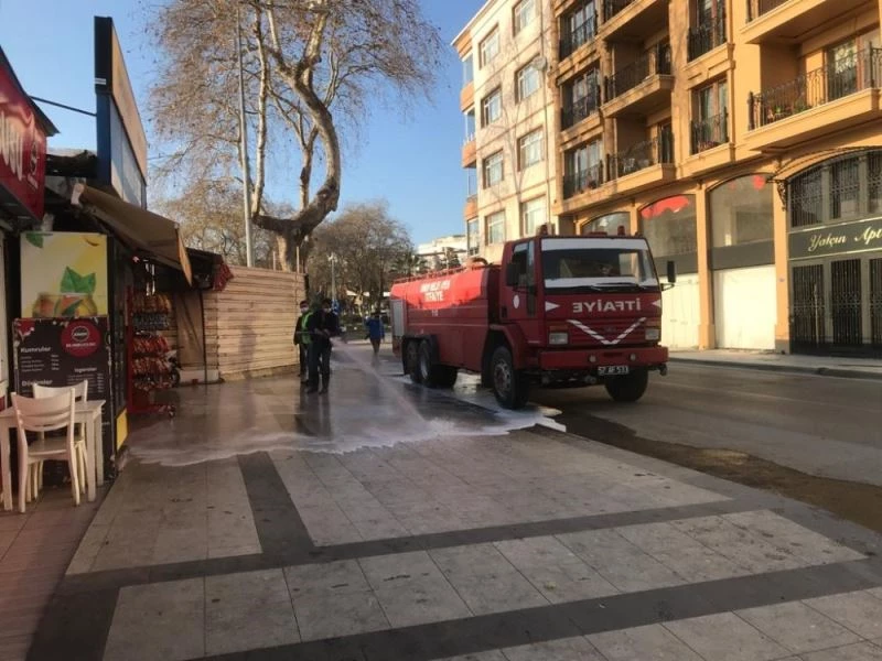 Sinop’ta sokaklar köpüklü suyla yıkandı
