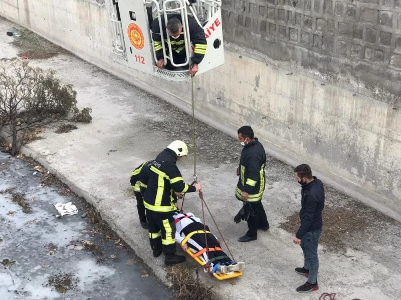 (Özel) Sulama kanalından gelen ’imdat’ sesi ekipleri harekete geçirdi
