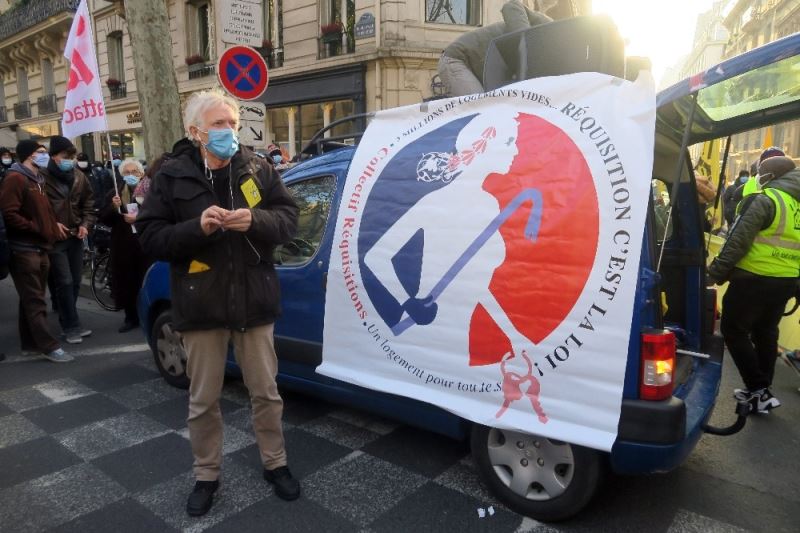Fransa’da evsizler ve kiracılar çözülmeyen lojman sorununu protesto etti
