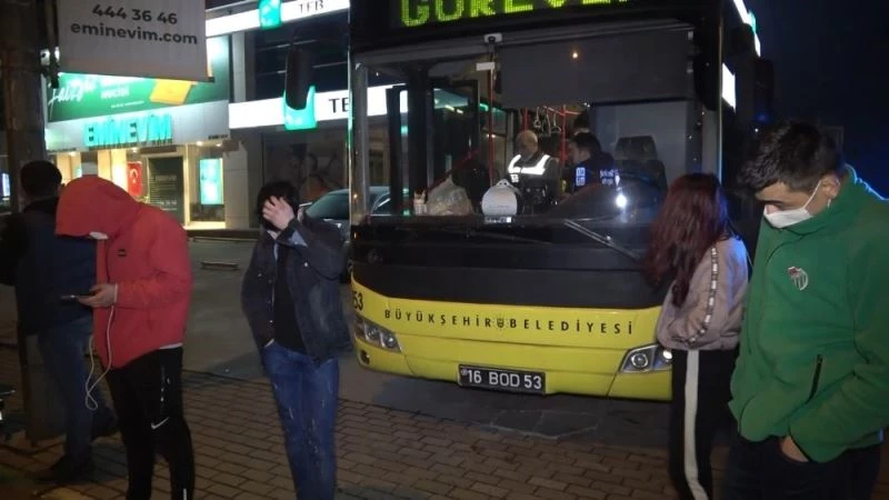 (Özel) Kısıtlamayı delip minibüsle gezdiler,  ’Uyuşturucu satmaya çıktık’ dediler
